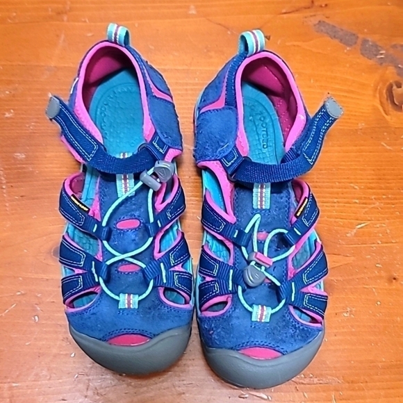 KEEN YOUTH FISHERMAN SEACAMP II CNX NAVY BLUE AND PINK SANDAL SIZE 5 - Picture 1 of 11